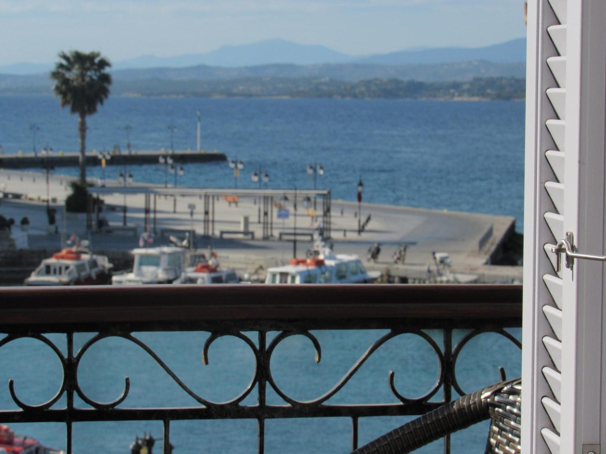 Alexandris Hotel Spetses Town Bilik gambar